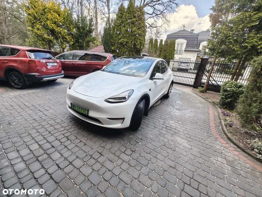 Tesla Y Performance AWD - 1