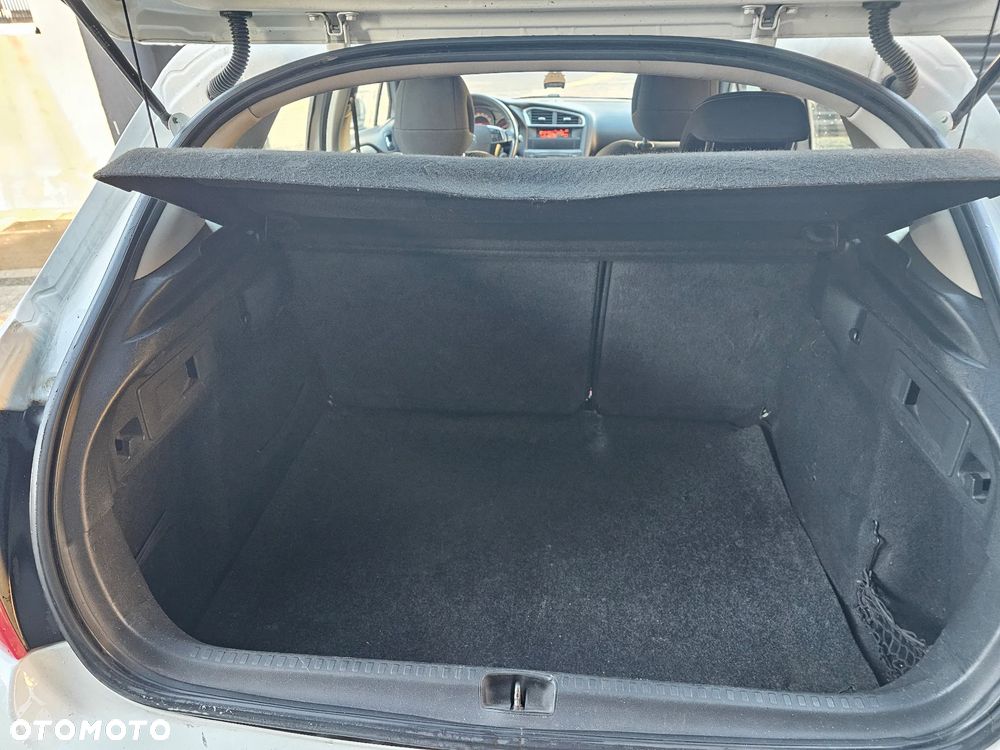 Citroën C4 1.6 HDi Seduction - 12