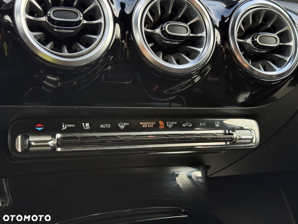 Mercedes-Benz Klasa A 250 e PHEV AMG Line 8G-DCT - 24