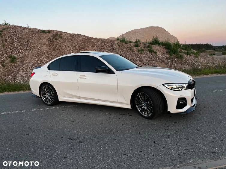 BMW Seria 3 330i xDrive Sport Line - 4