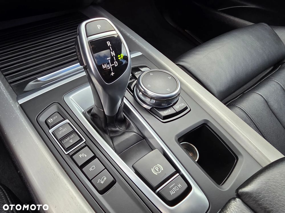 BMW X5 xDrive25d - 23