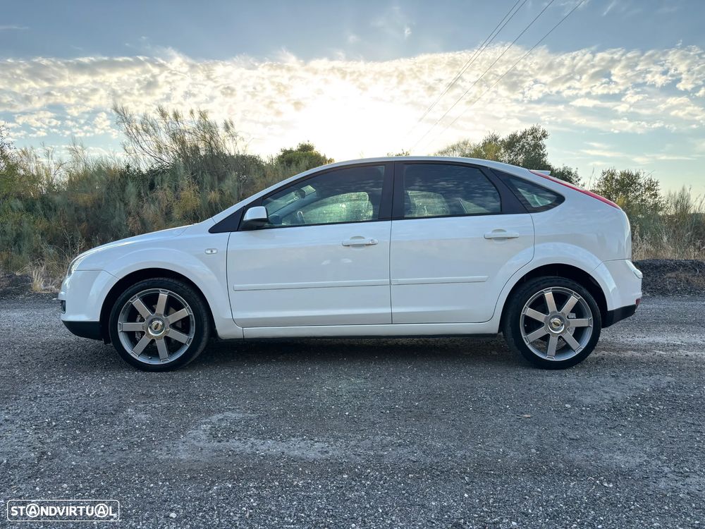 Ford Focus 1.6 TDCi Ghia - 29