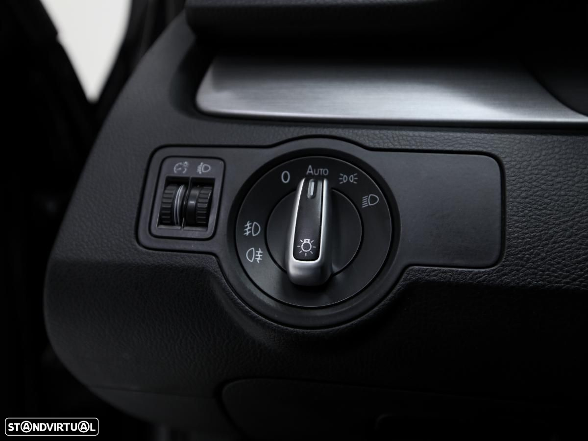 VW Passat Variant - 15