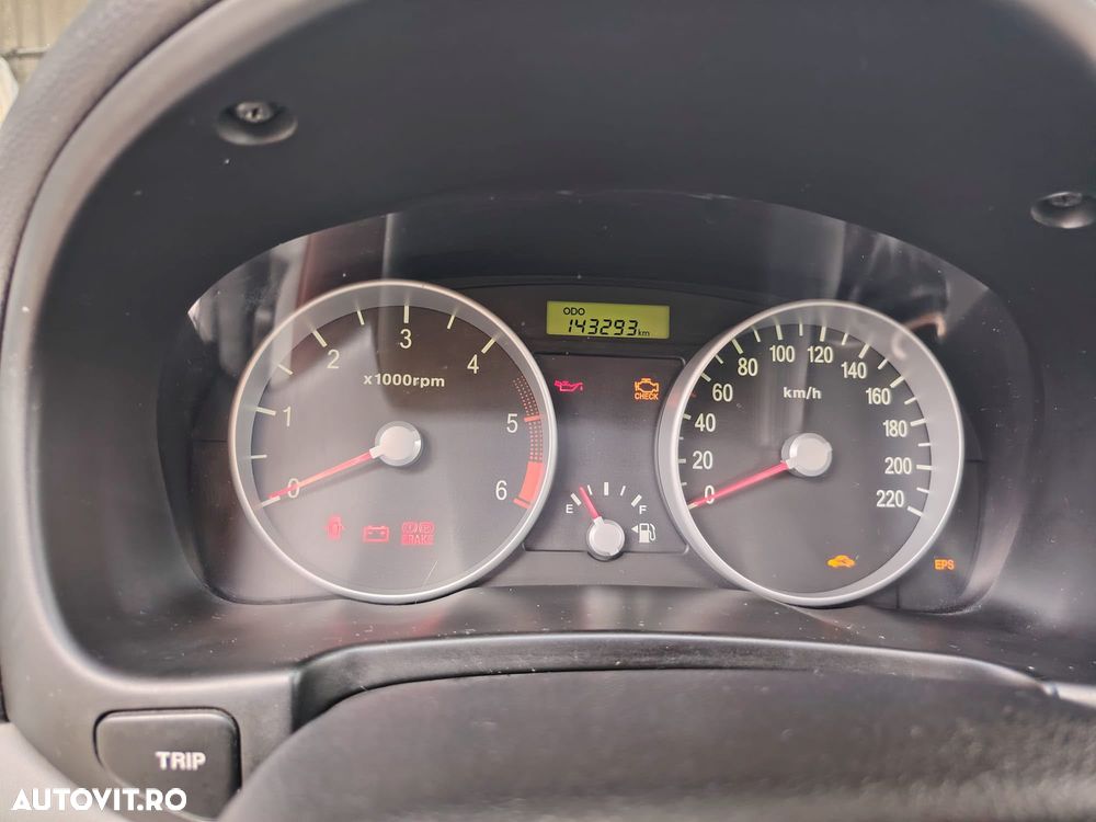 Hyundai Accent - 5
