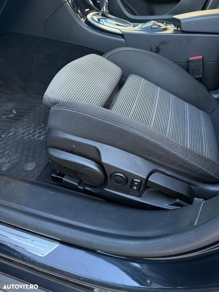 Opel Insignia - 8