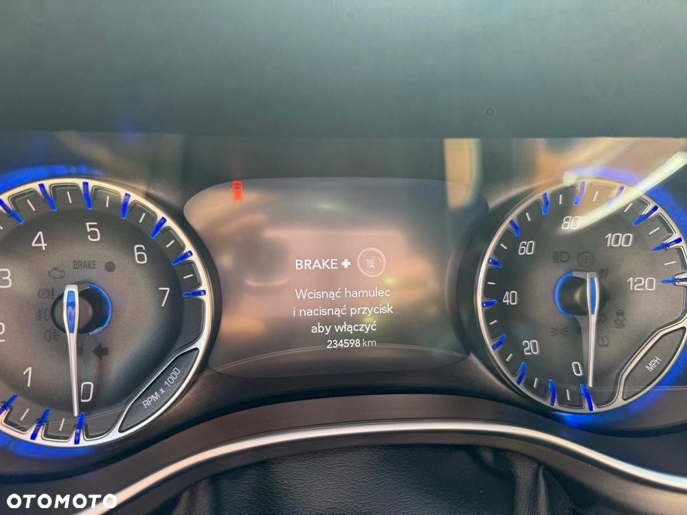 Chrysler Pacifica - 8