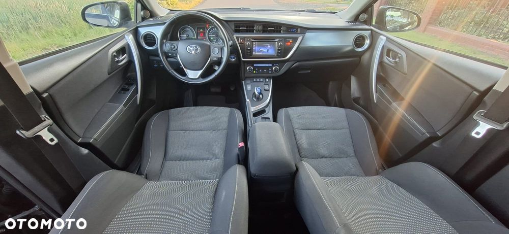 Toyota Auris - 11