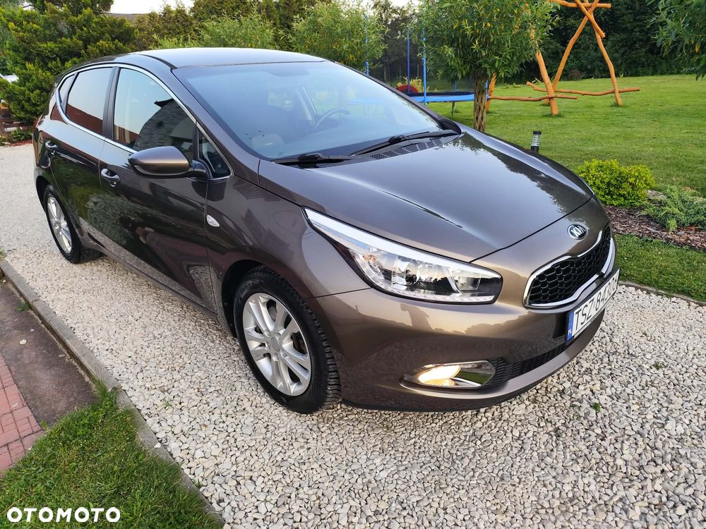 Kia Ceed - 10