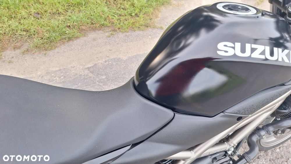 Suzuki SV - 28