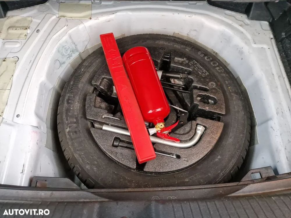 Volkswagen Polo 1.6 TDI Comfortline - 11