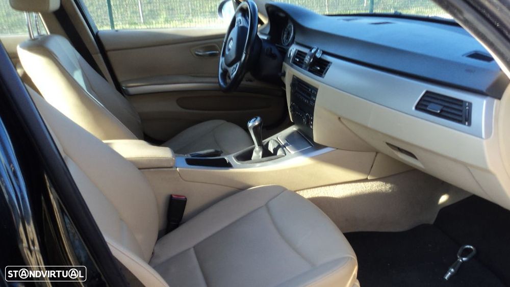 BMW 320i 4P 2006 - Para Peças - 8