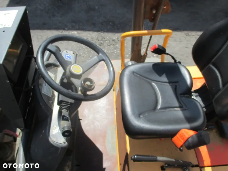 Ausa D350 AHG - 10