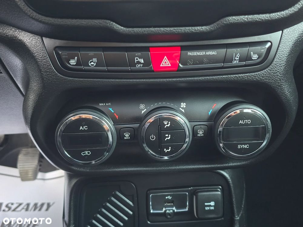 Jeep Renegade 1.4 MultiAir Limited - 32