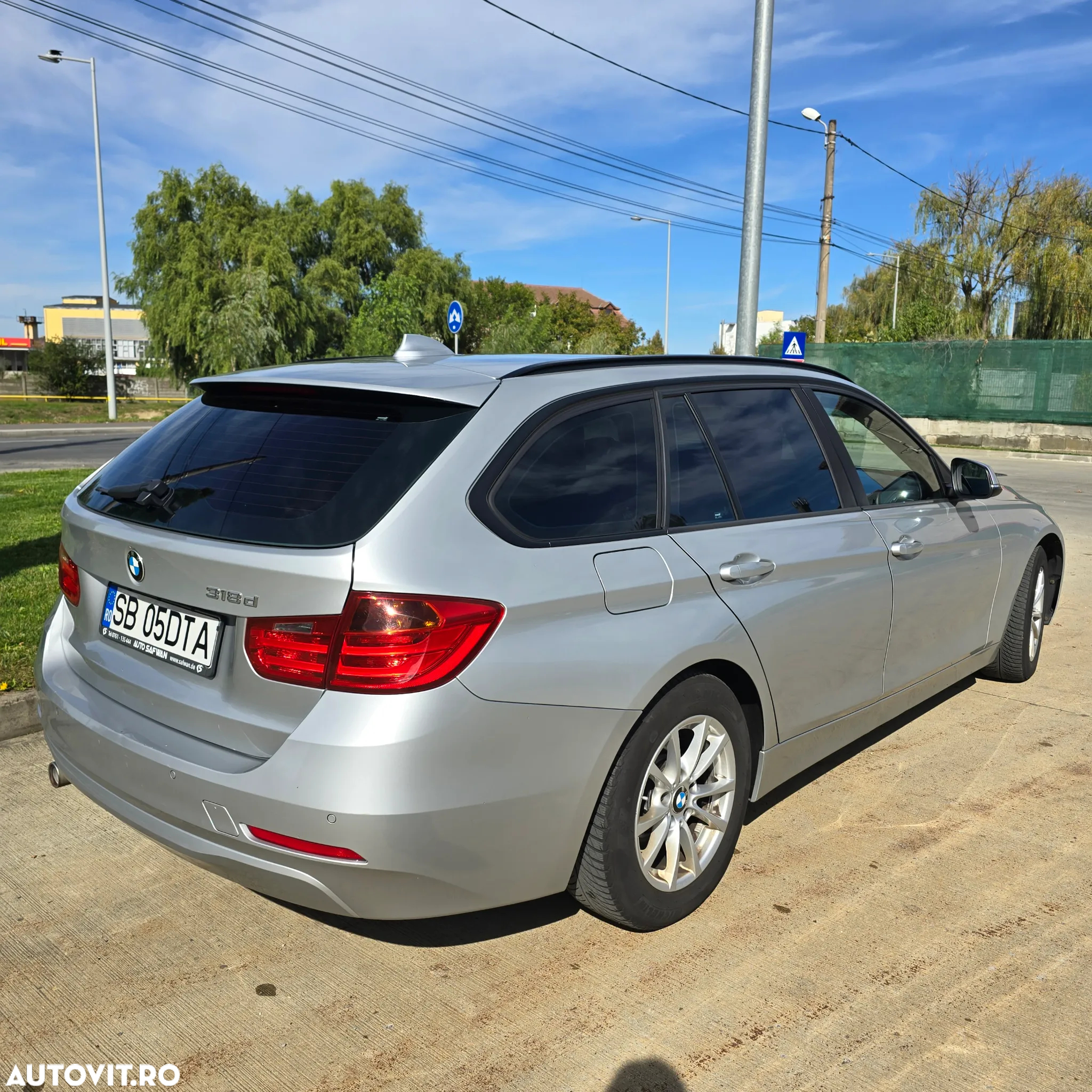 BMW Seria 3 318d xDrive Touring Modern Line - 7