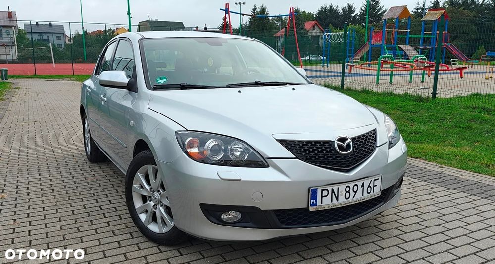 Mazda 3 1.6 Active + - 1