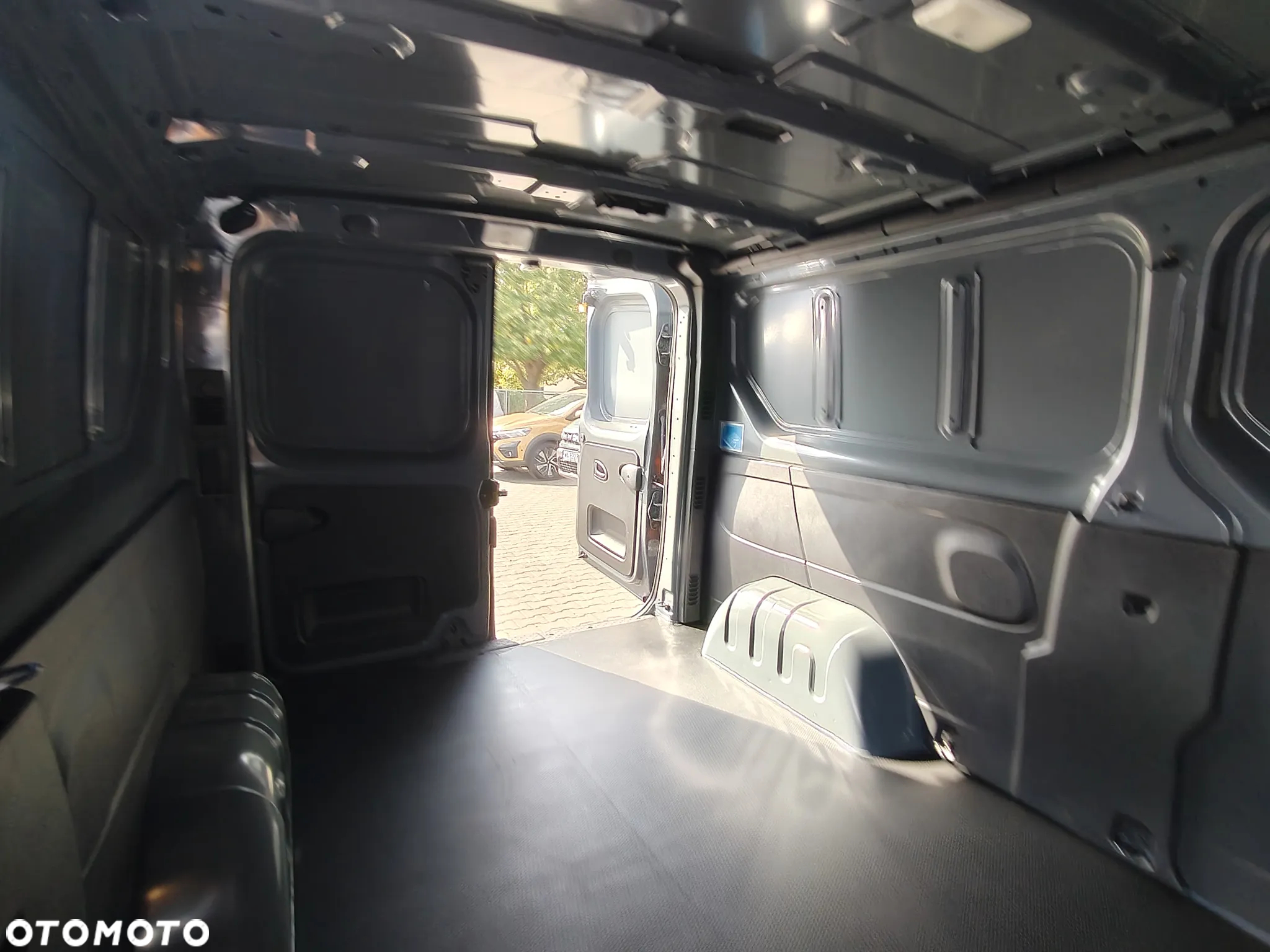 Renault Trafic - 12