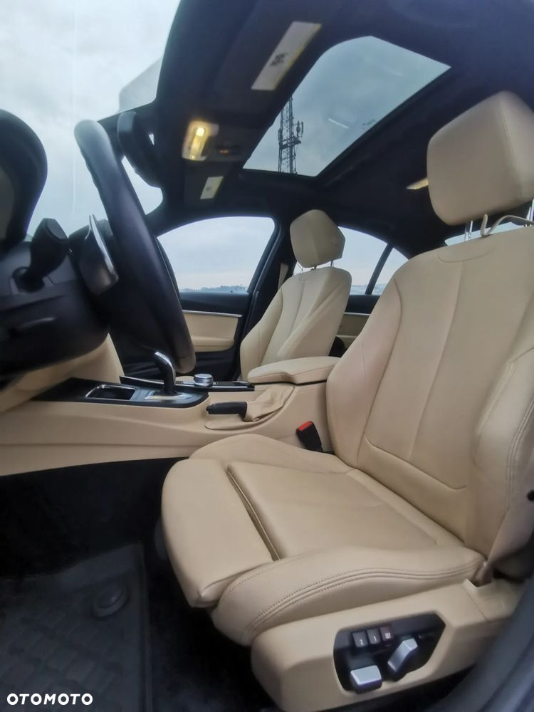 BMW Seria 3 330i xDrive Luxury Line - 20