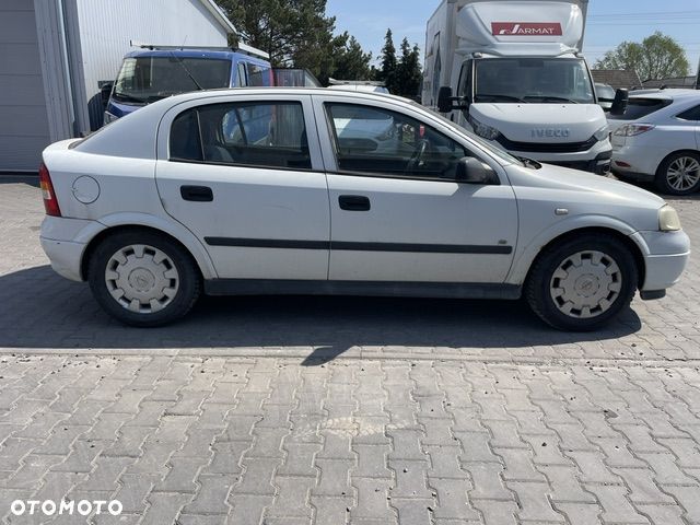 Opel Astra 1.6 - 5