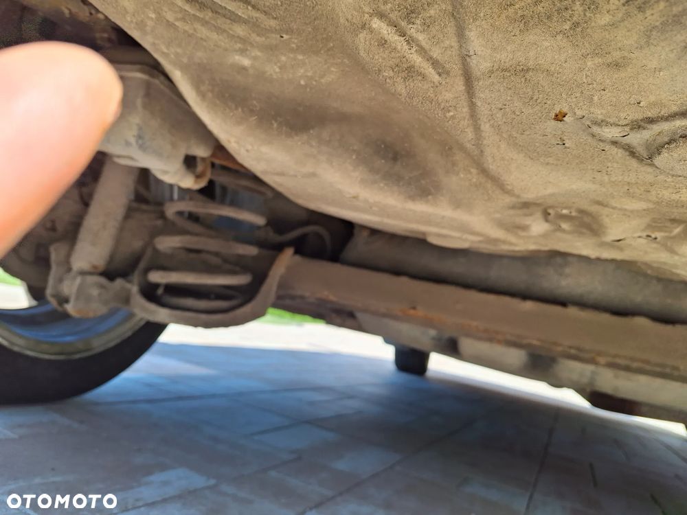 Toyota Yaris 1.3 Sol - 11