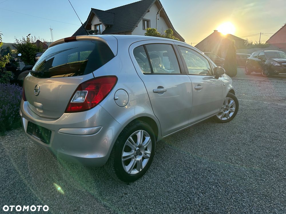 Opel Corsa 1.2 16V Enjoy - 4