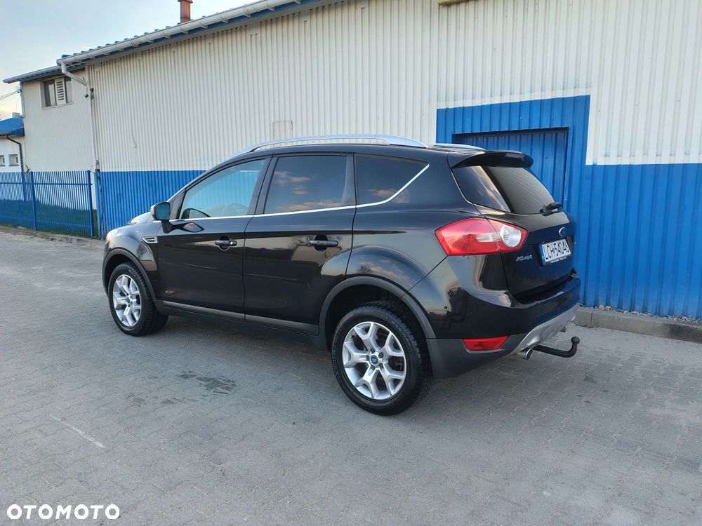 Ford Kuga 2.0 TDCi 2x4 Titanium - 4