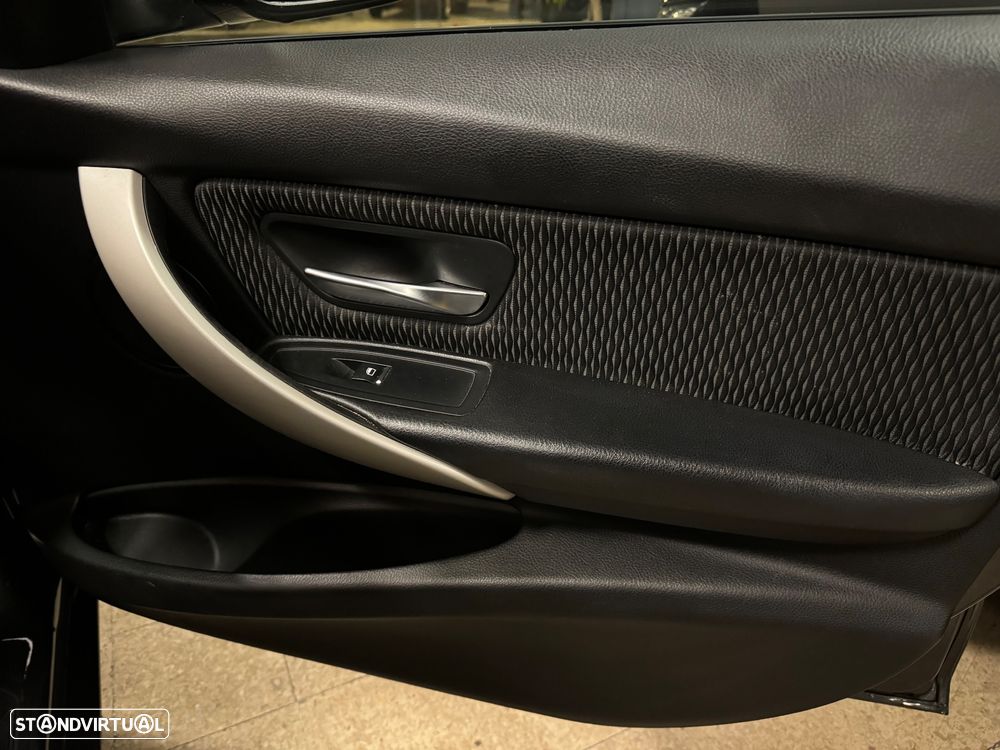 BMW 318 d Essence - 23