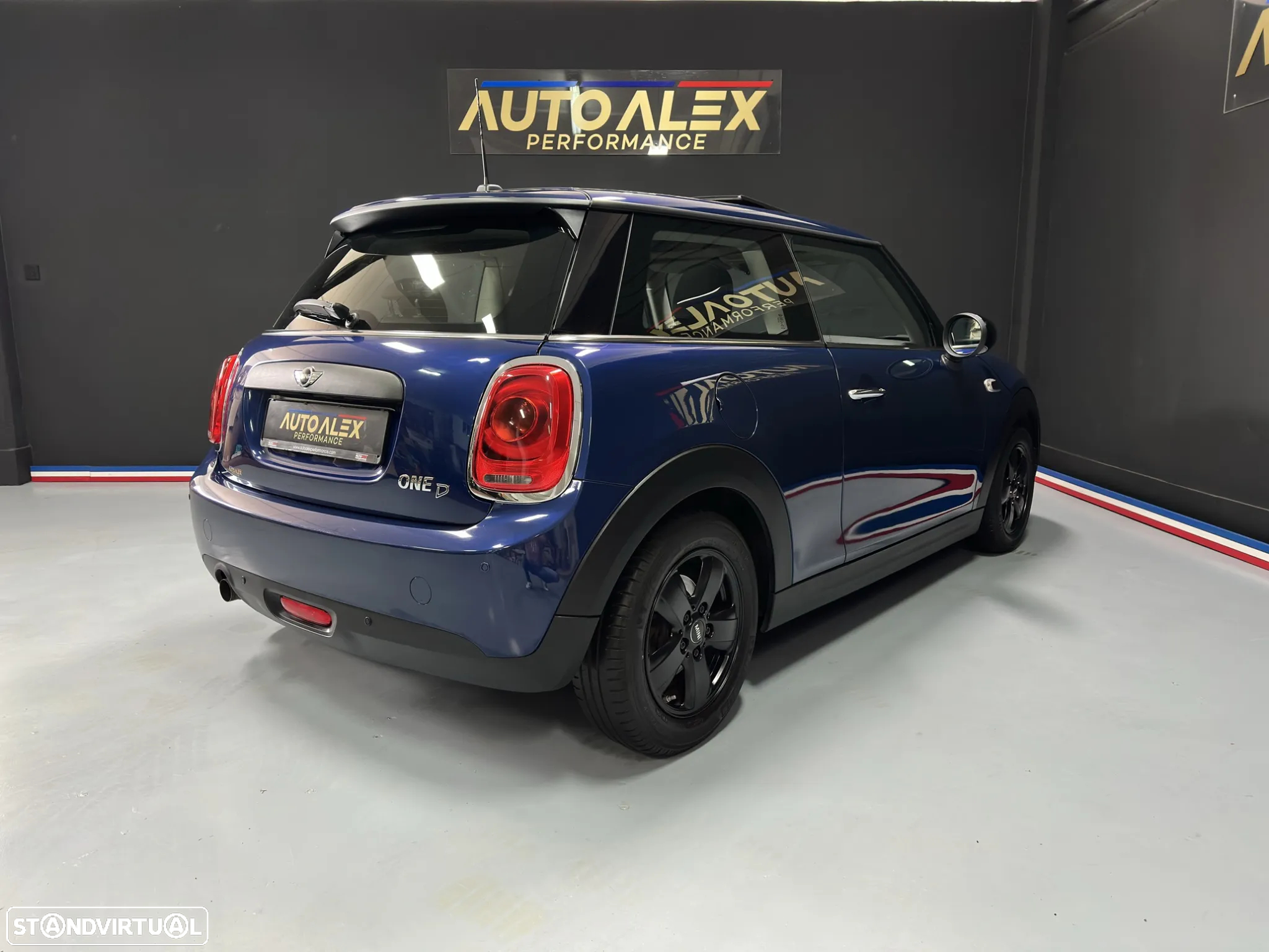 MINI 3 Portas One D - 4