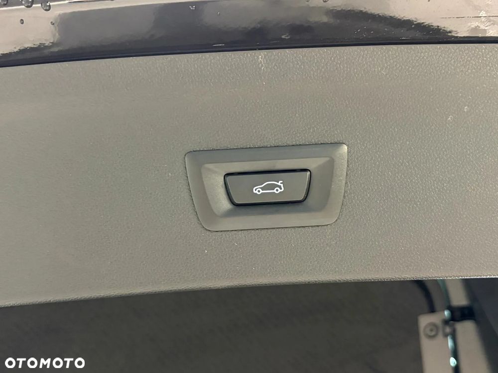 BMW iX xDrive40 76.6kWh - 30