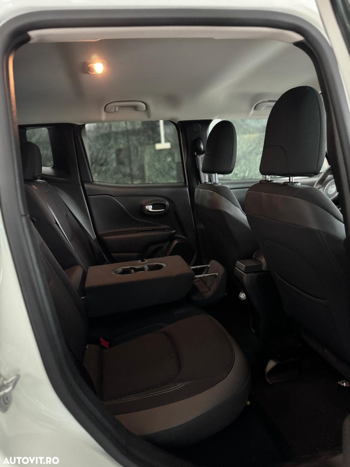 Jeep Renegade 1.3 T-GDI 4xe PLUG-IN Hybrid Automatik S - 11