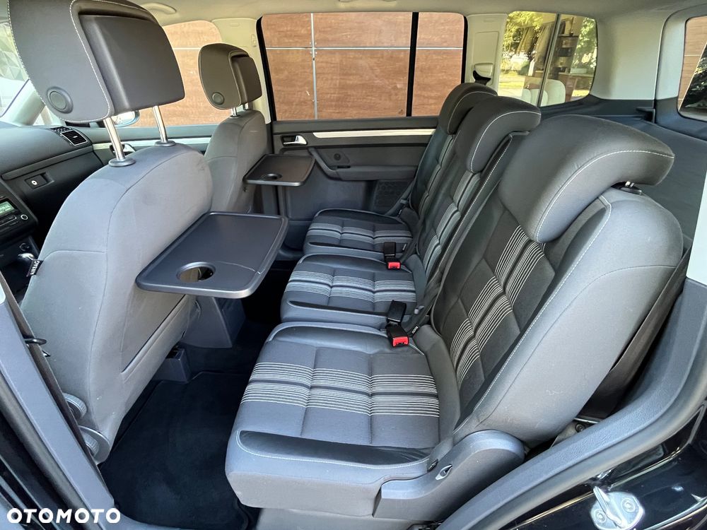 Volkswagen Touran 2.0 TDI DPF BlueMotion Technology DSG MATCH - 20
