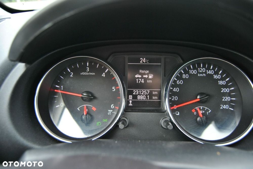 Nissan Qashqai 1.6 DCi 4x4 Tekna - 14