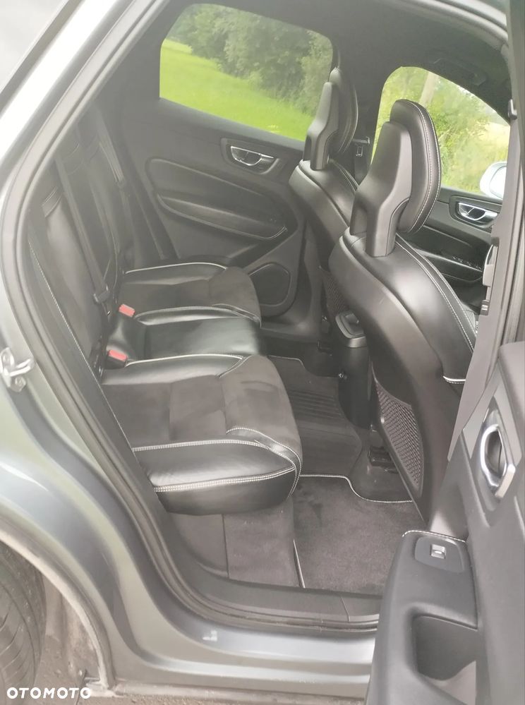 Volvo XC 60 D5 SCR AWD R-Design - 18