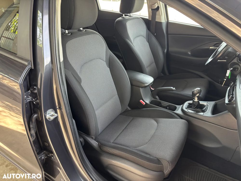 Hyundai i30 1.5 110CP M/T Comfort - 31