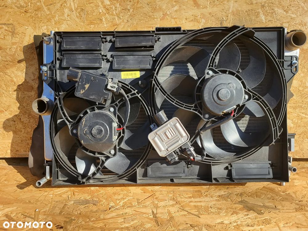 ASTON MARTIN VANTAGE 4.7 III 2011 CHŁODNICA - 5