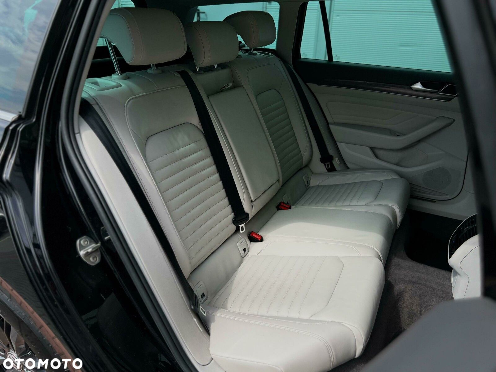 Volkswagen Passat - 21
