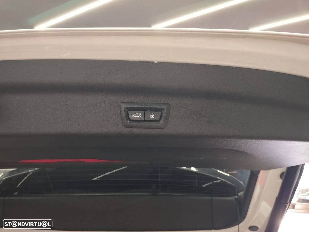 BMW iX1 eDrive20 - 16