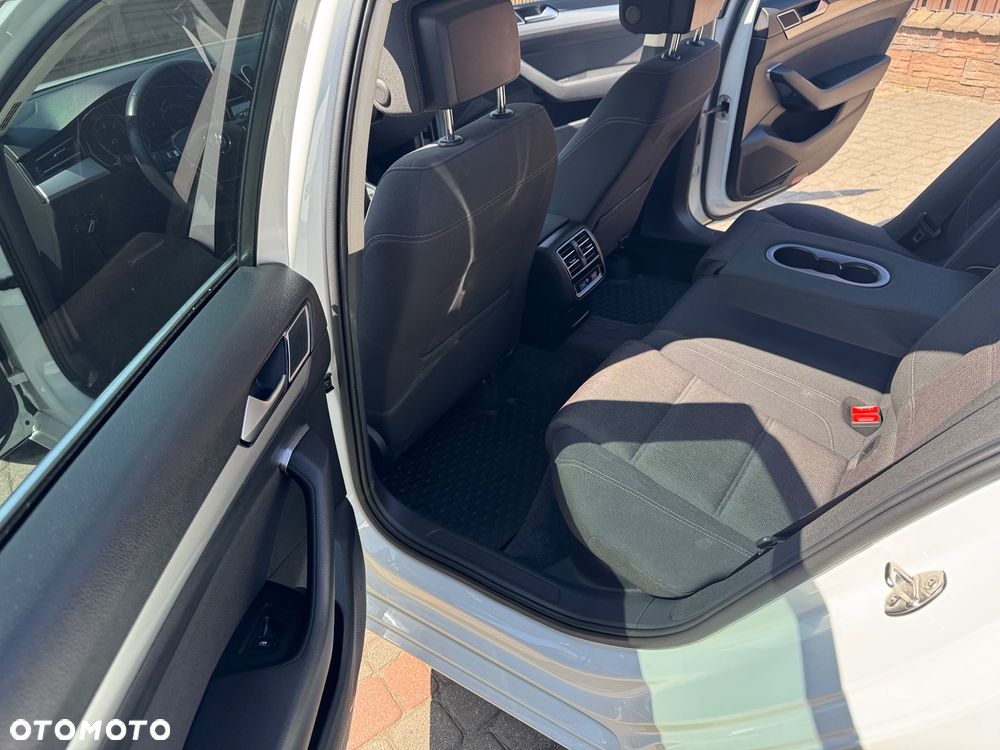 Volkswagen Passat 1.4 TSI BMT Comfortline - 18