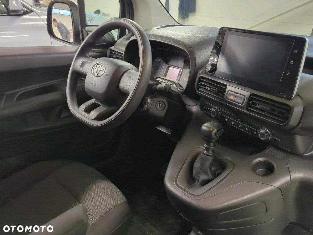 Toyota Proace City - 7
