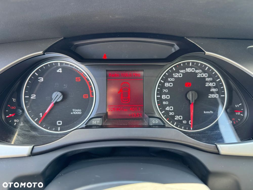 Audi A4 Limousine - 8