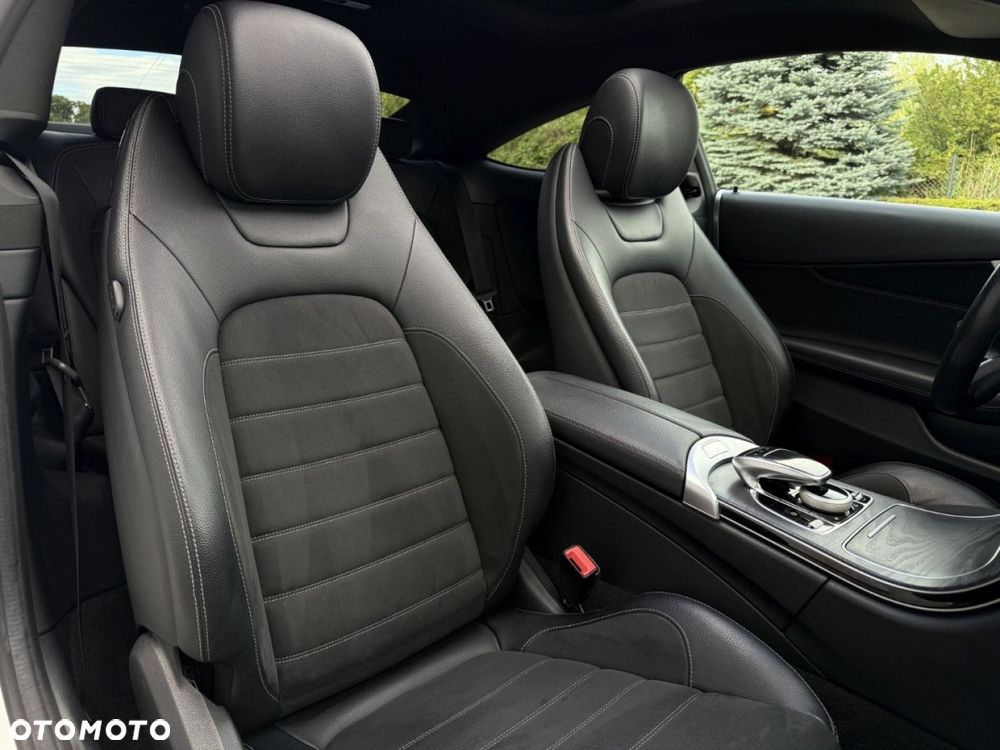 Mercedes-Benz Klasa C 300 7G-TRONIC - 28