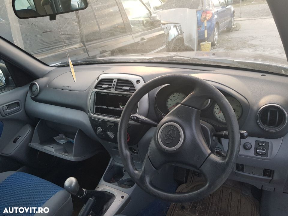 Dezmembrez toyota rav 4  fabr 2001 si 2003 ,1,8 benzina 2wd - 4