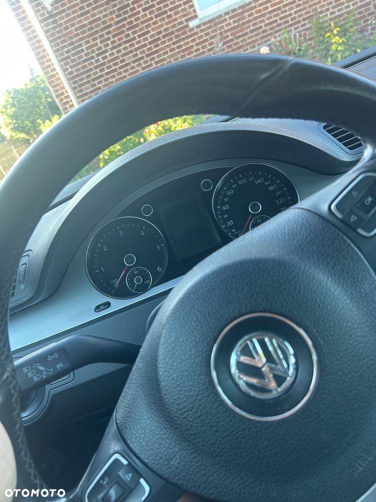 Volkswagen Passat 2.0 TDI DPF Comfortline - 11
