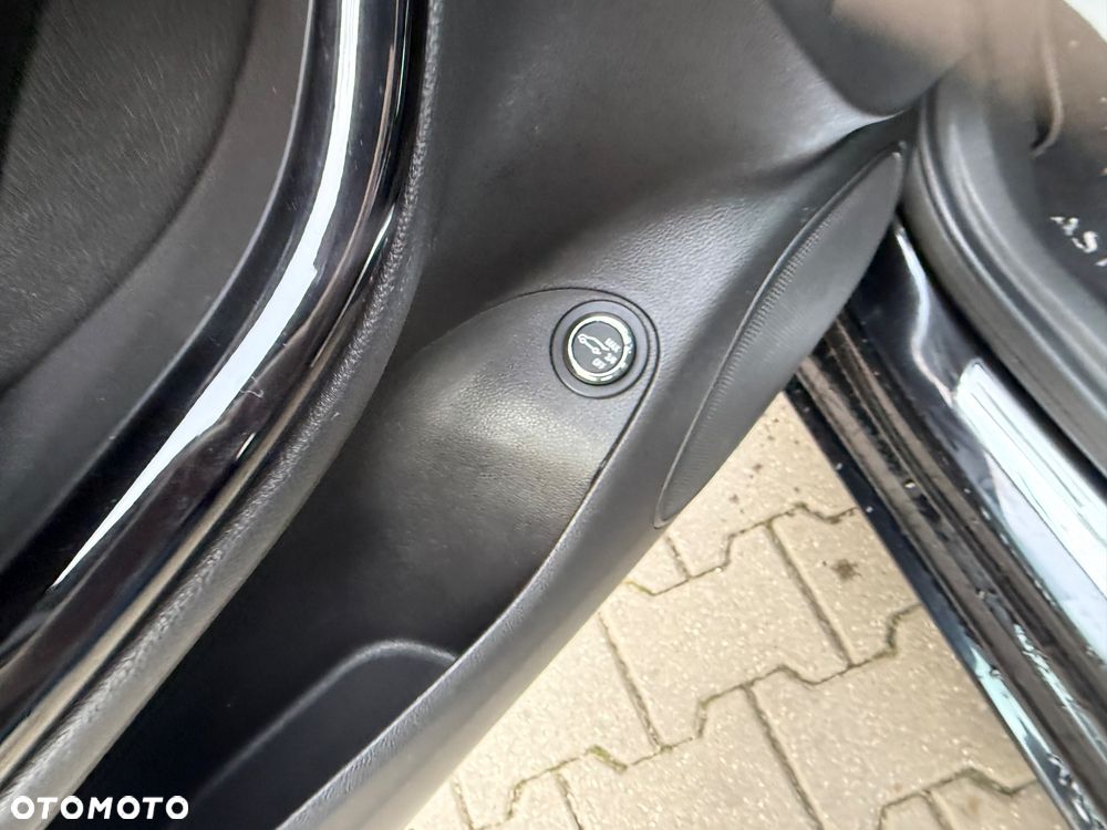 Opel Astra 1.6 Turbo Start/Stop Sports Tourer Innovation - 25