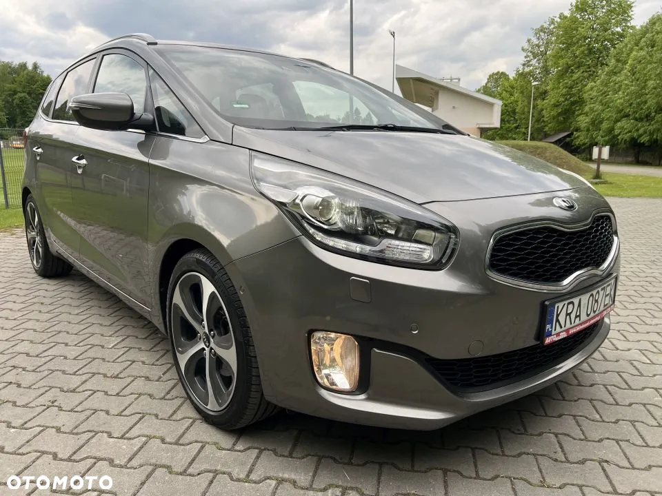 Kia Carens 1.7 CRDi XL 7os - 37