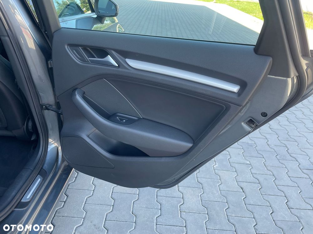 Audi A3 Limousine 1.6 TDI design - 18