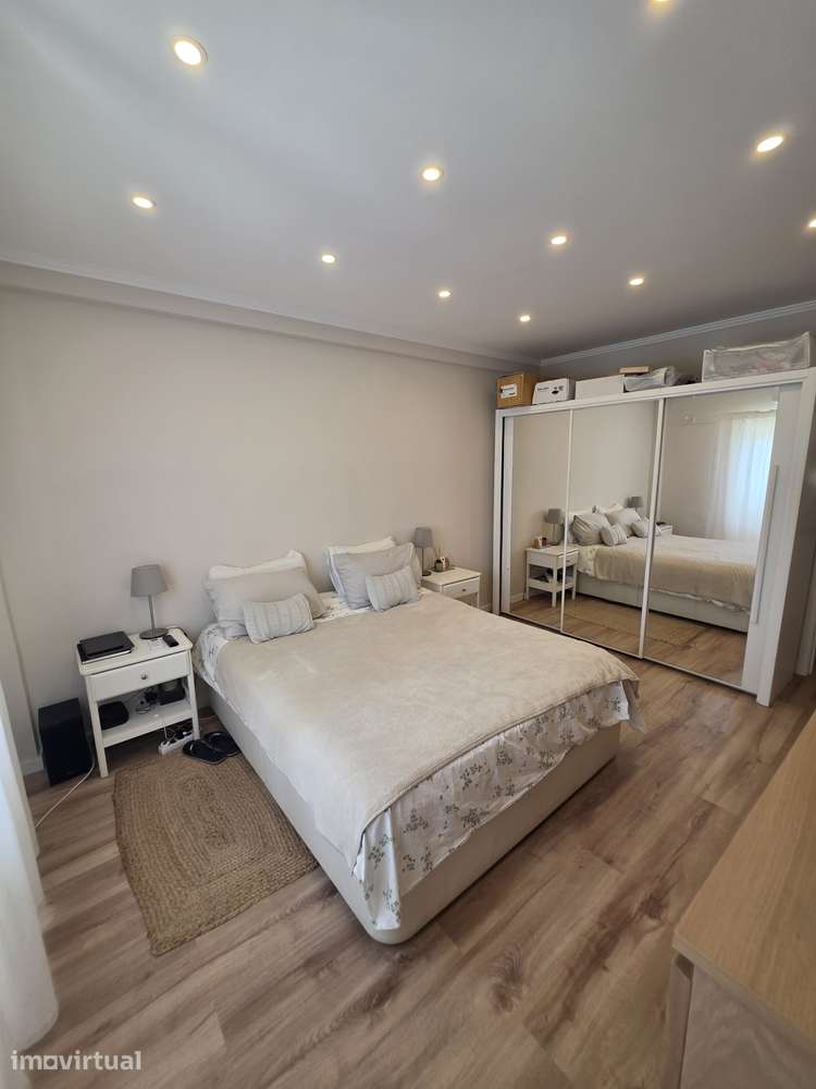 T2 Excelente Estado  Pronto a Habitar  Conforto e Ótima Localização - Grande imagem: 2/11