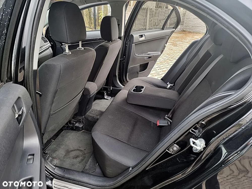 Mitsubishi Lancer - 8