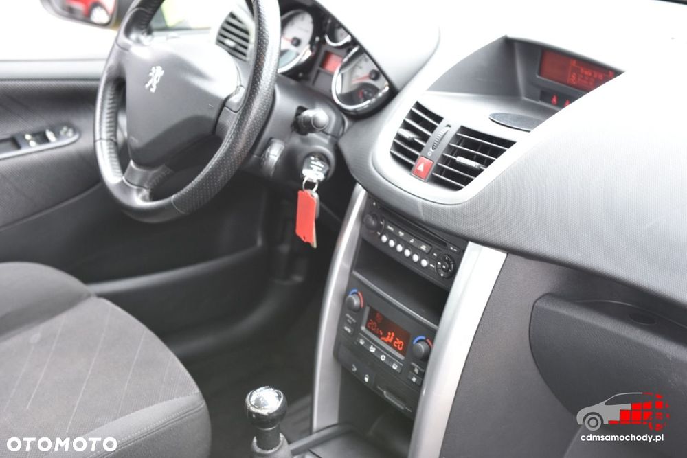 Peugeot 207 - 23