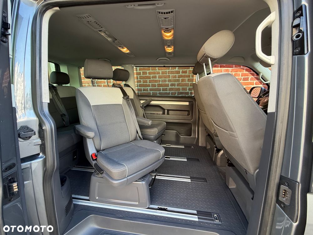 Volkswagen Multivan - 13