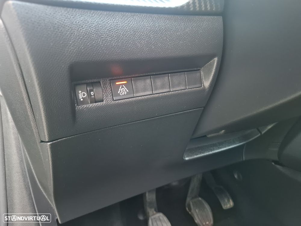 Peugeot 208 PureTech 100 Allure Pack - 28